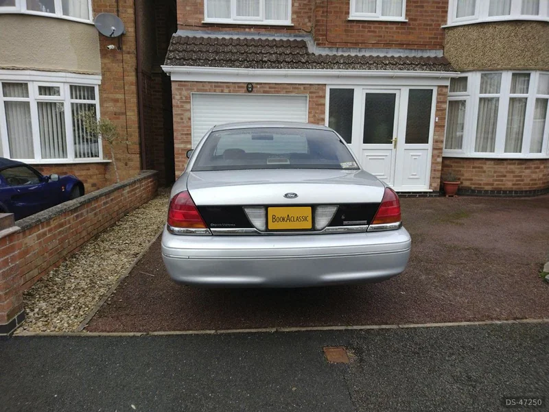 2002 Ford Crown Victoria in Leicestershire 3