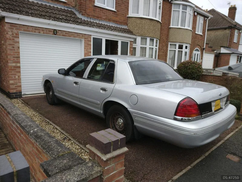 2002 Ford Crown Victoria in Leicestershire 4