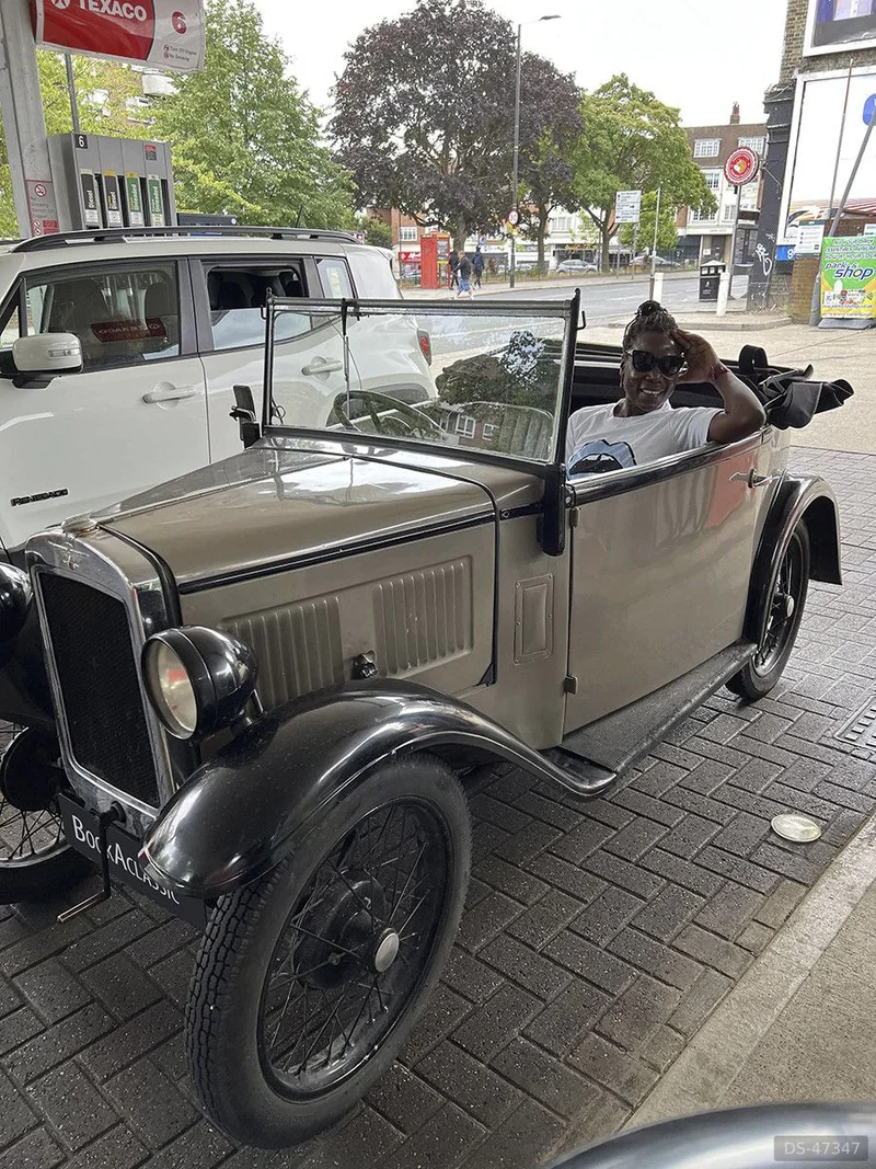 1932 Austin Opal in London 3