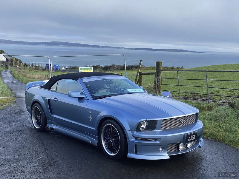 2006 Ford Mustang Convertible in Southport 3