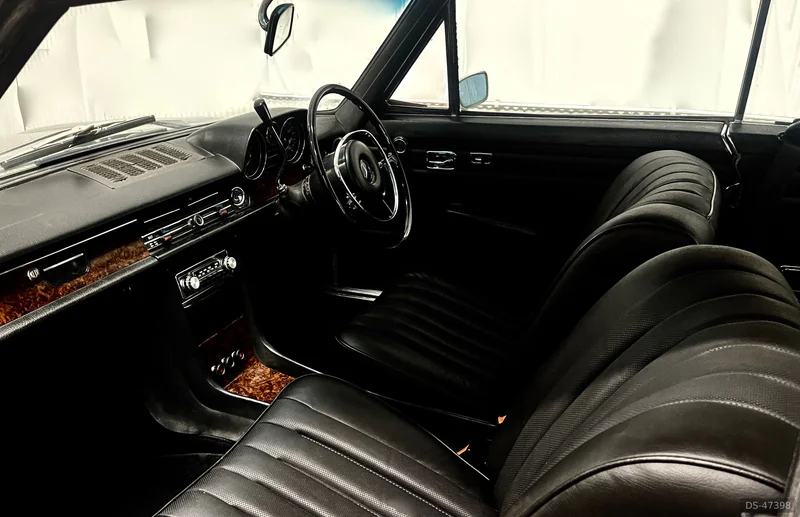 1971 Mercedes-Benz 250 Ce Coupe in London 6