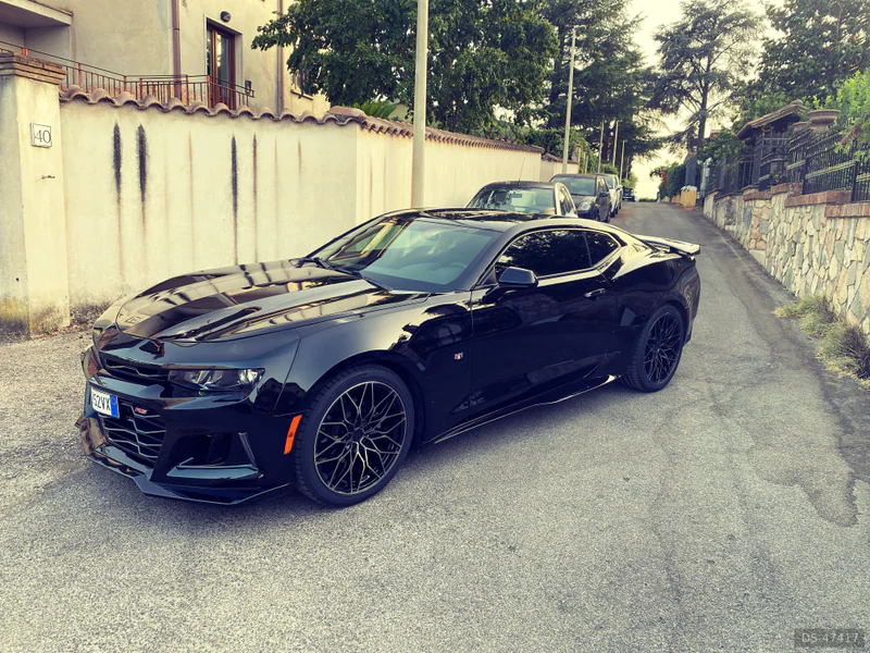 2018 Chevrolet Camaro in Roma 8