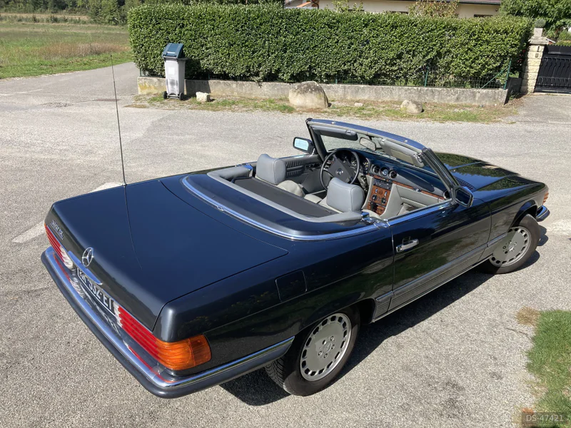1987 Mercedes-Benz 300 SL - R107 in Ferney Voltaire 7