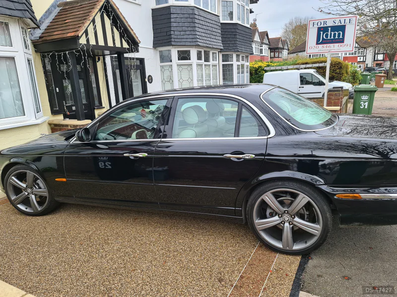 2003 Jaguar Xj8 350 in London 4