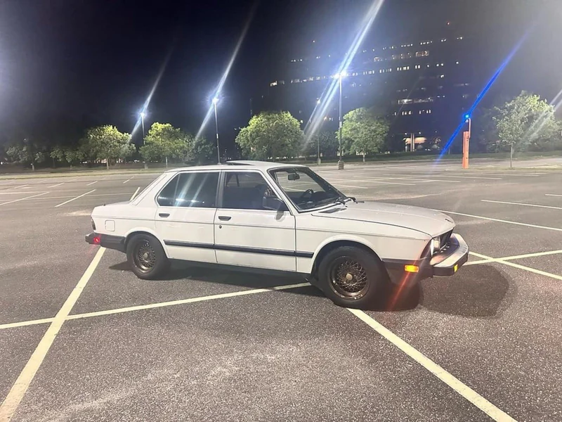 1988 BMW 528e Base 4