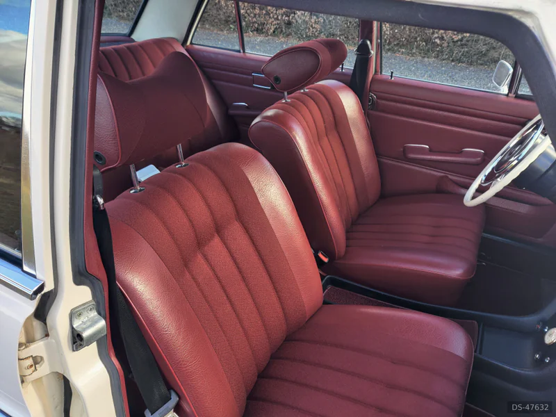 1972 Mercedes-Benz 200 in Aarhus 8