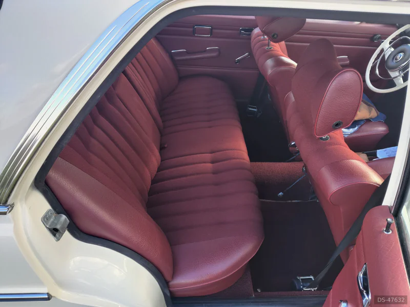 1972 Mercedes-Benz 200 in Aarhus 6