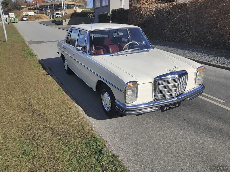 1972 Mercedes-Benz 200 in Aarhus 3