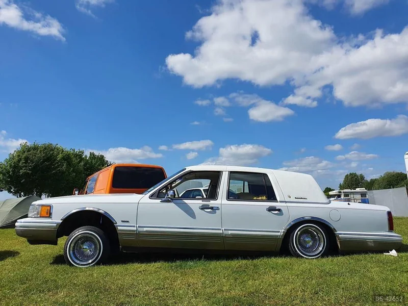 1991 Lincoln Town Car Presidential in Canvey Island 5