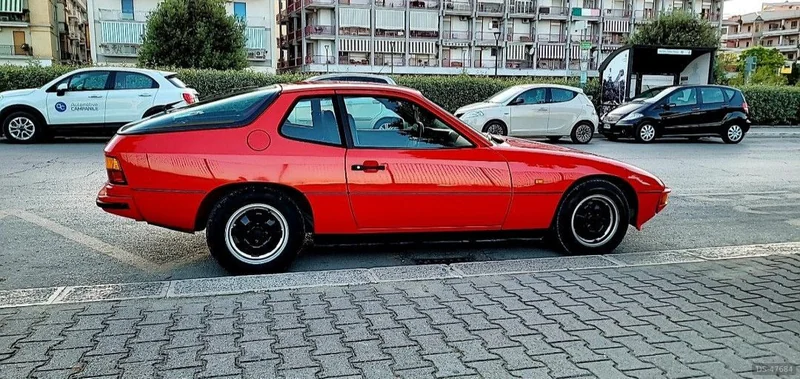 1982 Porsche 1957 924 in Cerignola 1