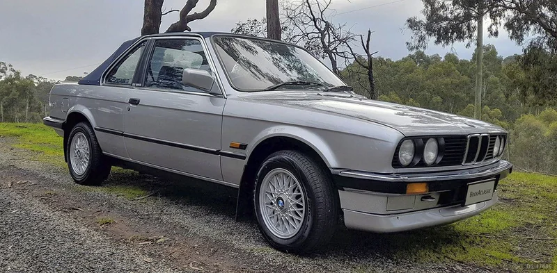 1986 BMW E30 in Banyule 6