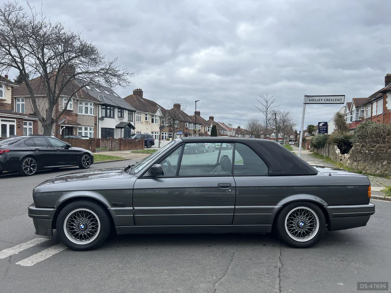 1992 BMW E30 325i Motorsport in Hounslow 3