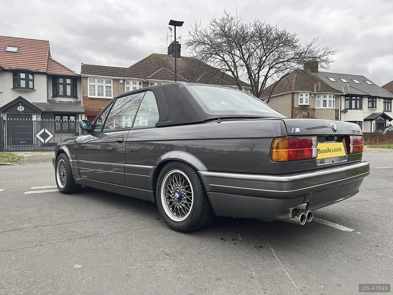 1992 BMW E30 325i Motorsport in Hounslow 4
