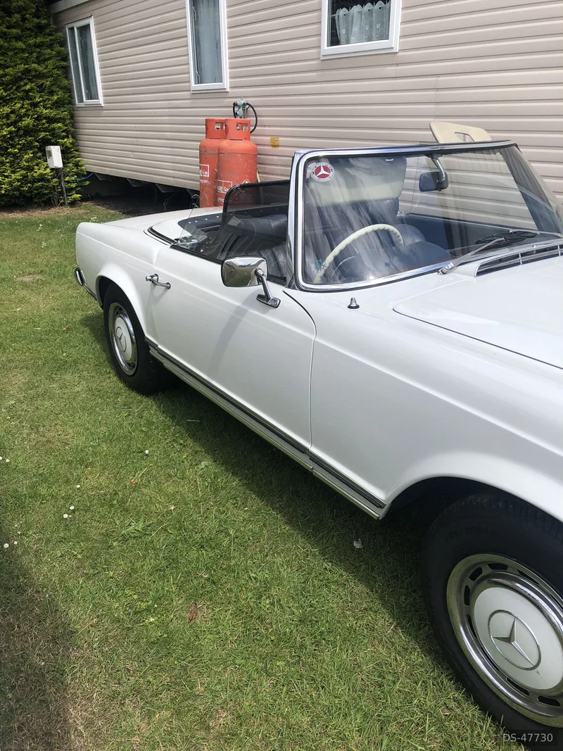 1968 Mercedes-Benz Pagoda in Cheshunt 3
