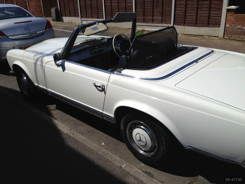 1968 Mercedes-Benz Pagoda in Cheshunt 7