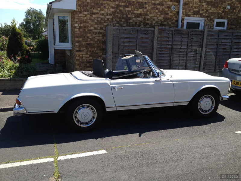 1968 Mercedes-Benz Pagoda in Cheshunt 8