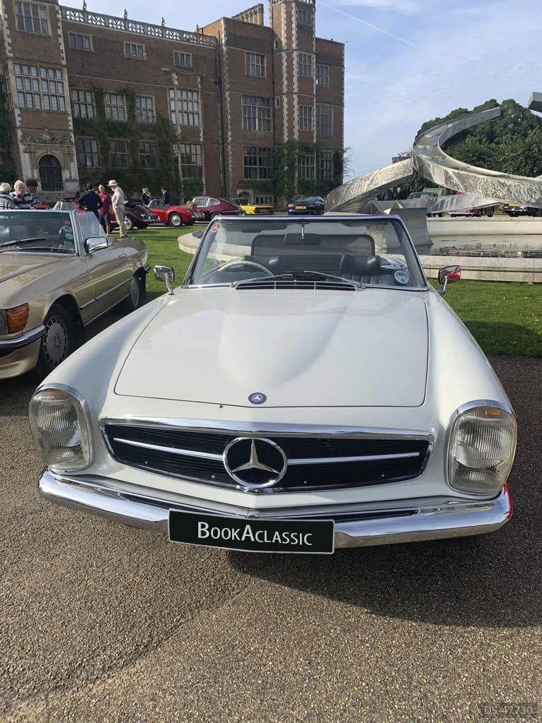 1968 Mercedes-Benz Pagoda in Cheshunt 2