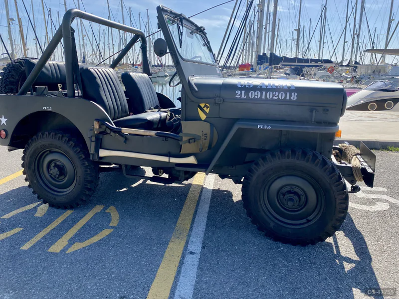 1951 Jeep Willys Cj3A in Barcelona 3