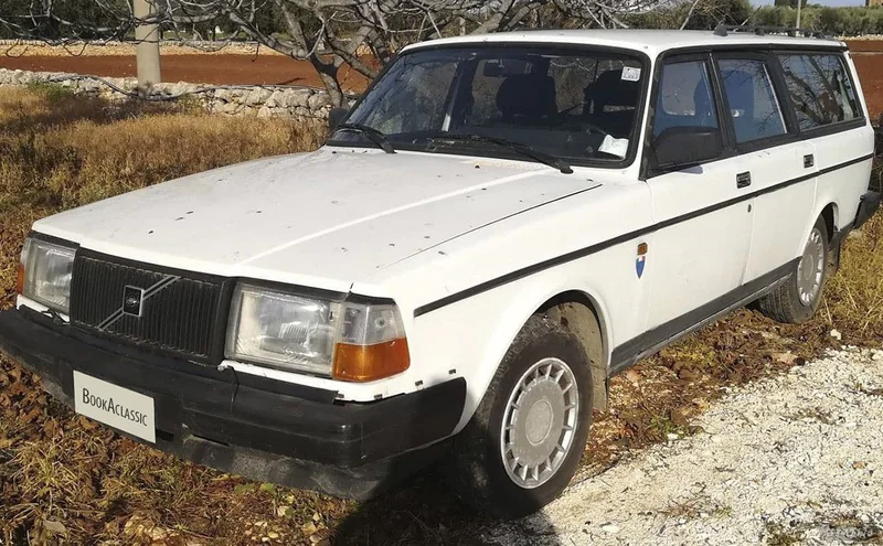 1991 Volvo 240 in Monopoli 2