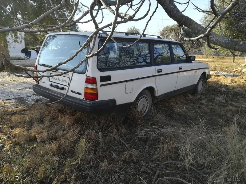 1991 Volvo 240 in Monopoli 4