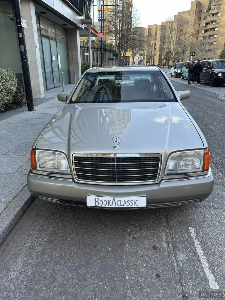 1993 Mercedes-Benz 400se in London 3