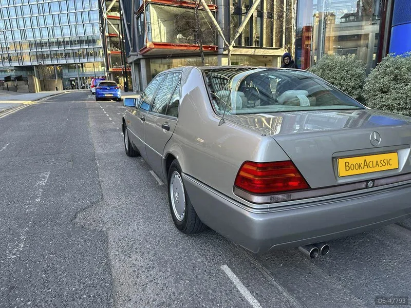 1993 Mercedes-Benz 400se in London 8