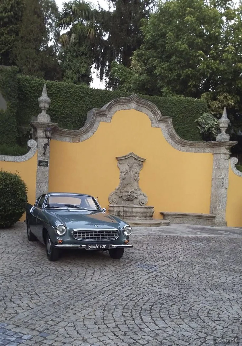 1965 Volvo P1800s in Santo Tirso 2