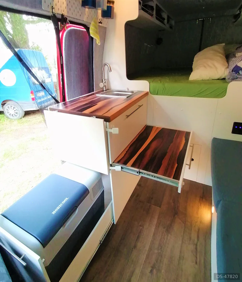 2005 Mercedes-Benz Sprinter in Vancouver 7
