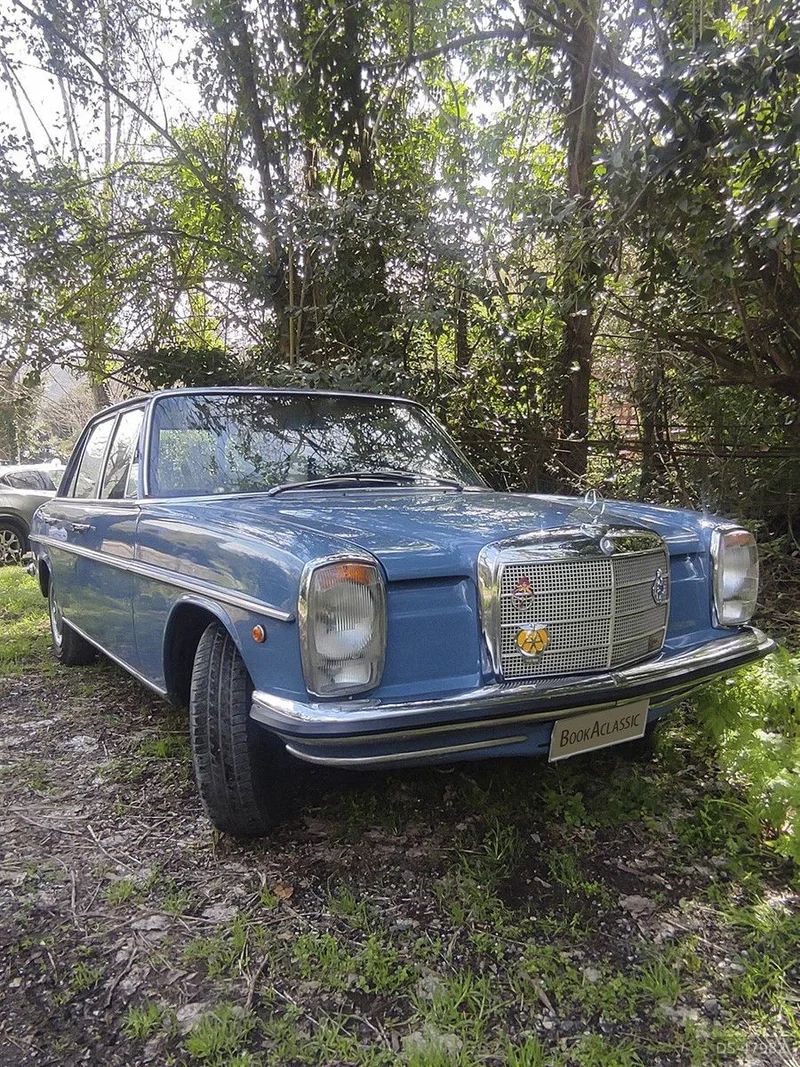 1971 Mercedes-Benz W115 200 in Roma 4