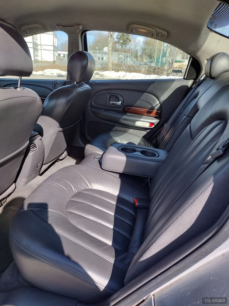 2000 Chrysler 300m in Rönninge 3
