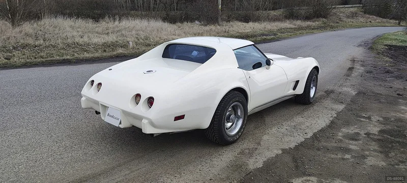 1977 Chevrolet Corvette C3 Stingray in Praha 8 3