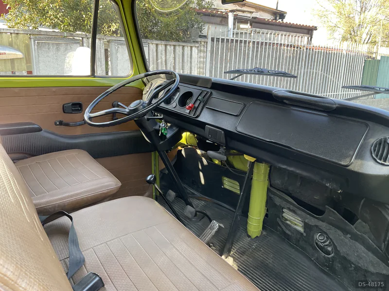 1976 Volkswagen T2 in Milano 9