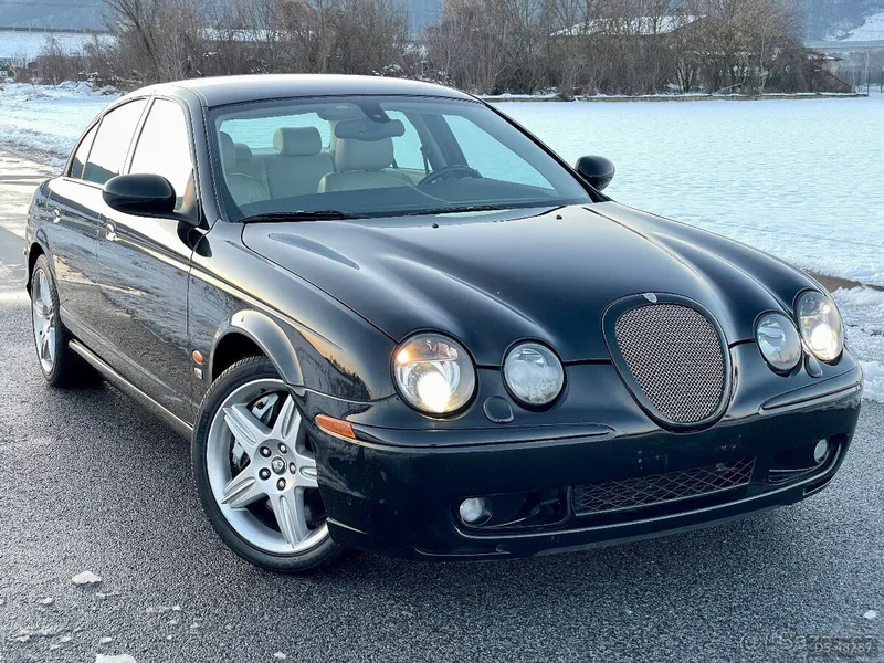 2002 Jaguar S-type R in Trebišov 2