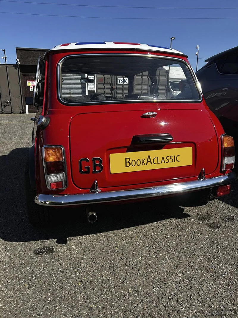 1982 Austin Mini in London 6