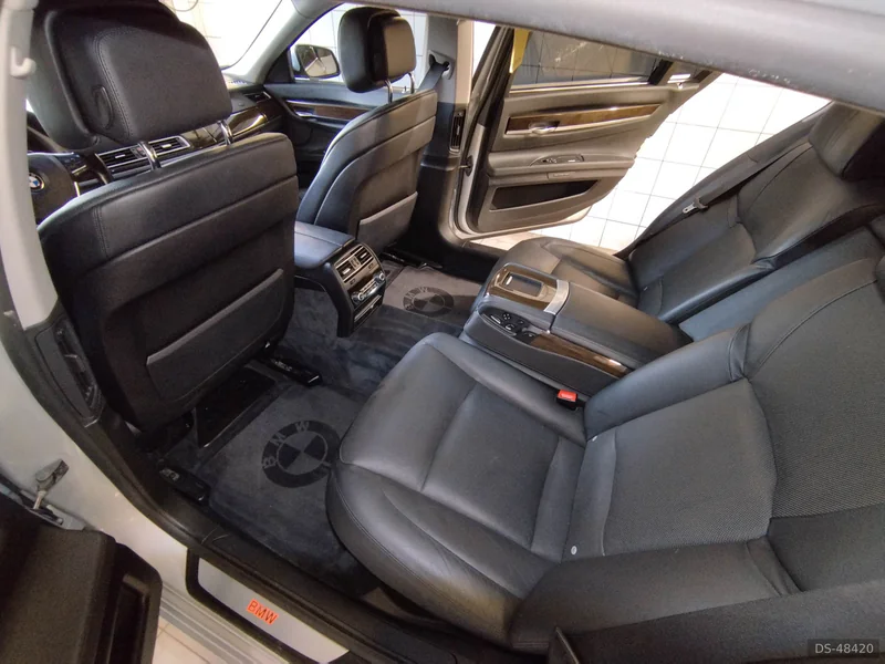 2010 BMW 750li Xdrive in Iliašovce 10