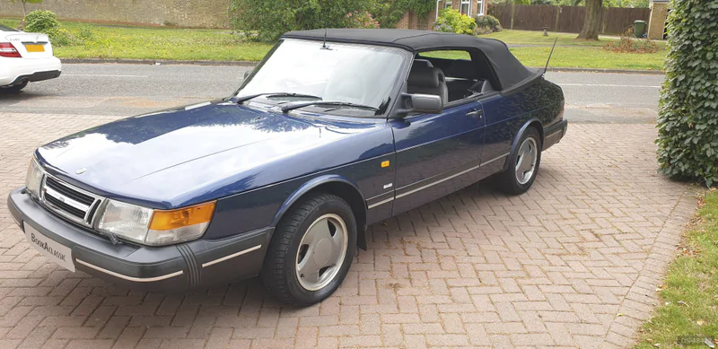 1992 Saab Classic 900 Convertible in Hemel Hempstead 2