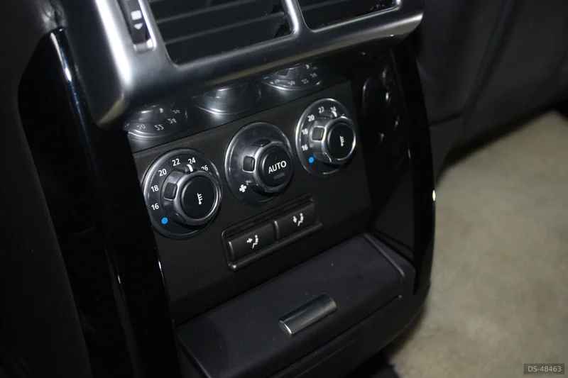2010 Land Rover Range Rover Vogue Se L322 in Staines 5