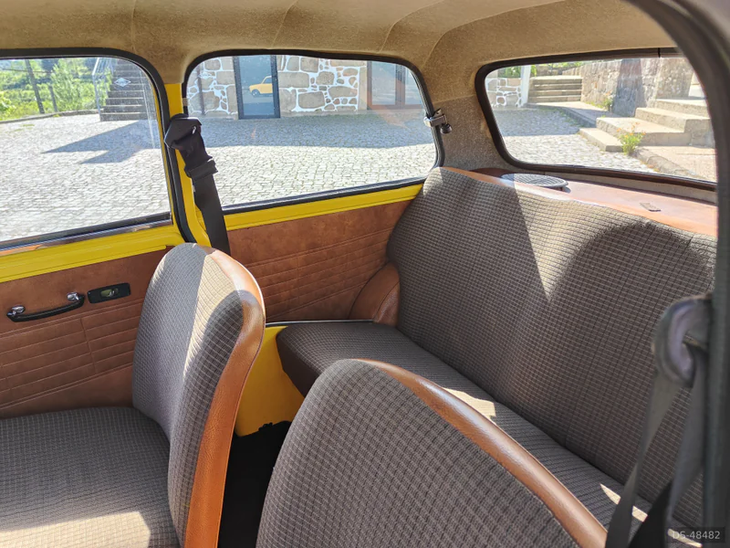 1976 Morris Mini 1000 in Pico 4