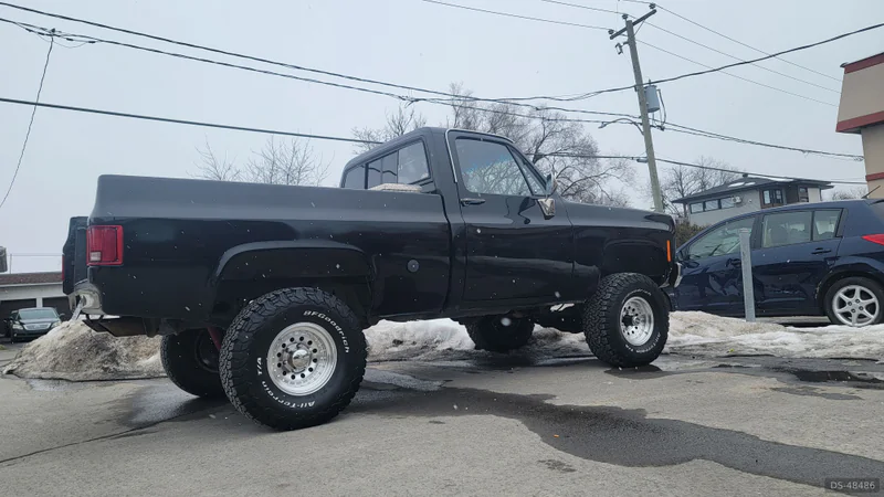 1978 Chevrolet Silverado K10 in Mirabel 3