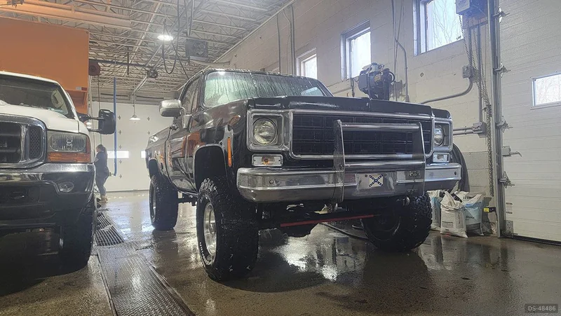 1978 Chevrolet Silverado K10 in Mirabel 4