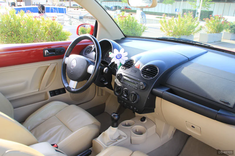 2006 Volkswagen New Beetle Cabrio in Valencia 4