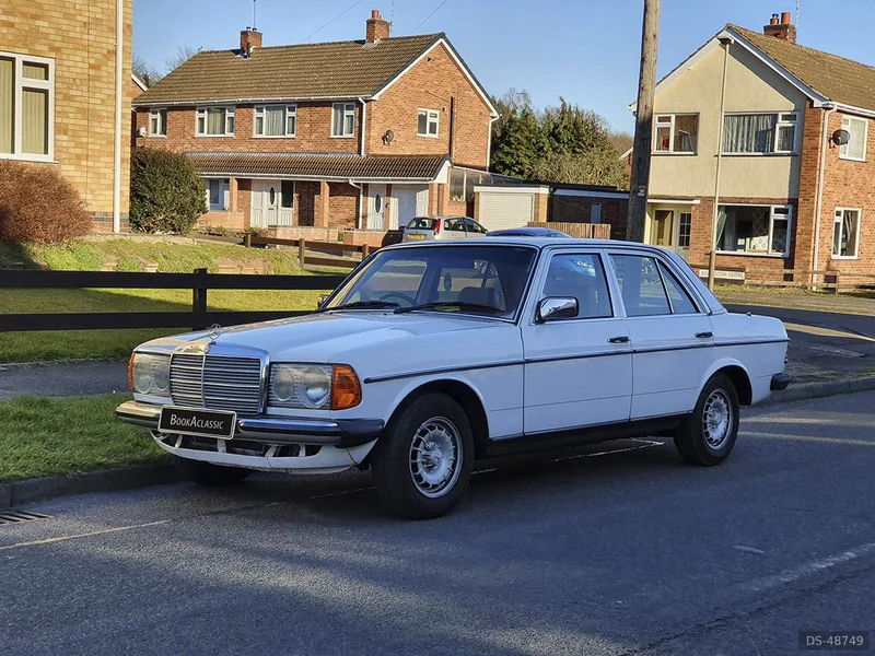1981 Mercedes-Benz W123 in Leicester