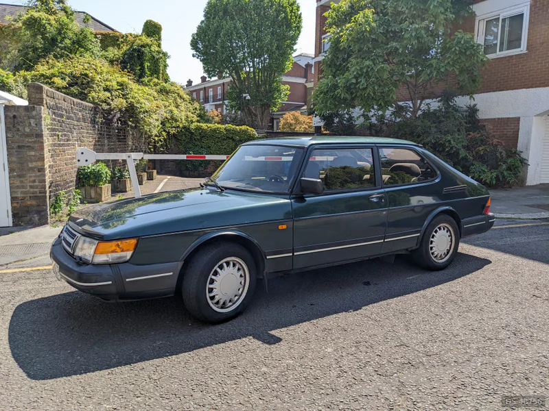 1993 Saab 900 in London
