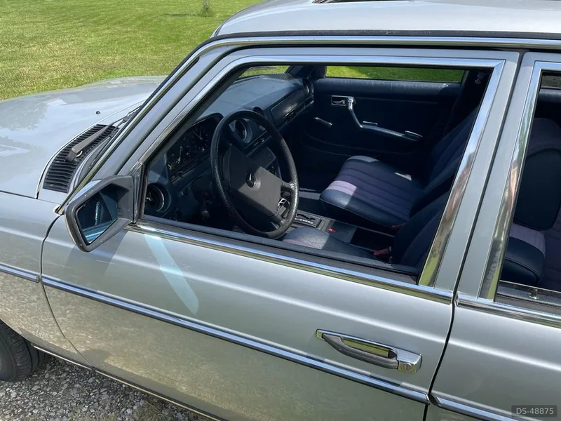 1982 Mercedes-Benz W123 240-d in Neukirchen An Der Enknach 5