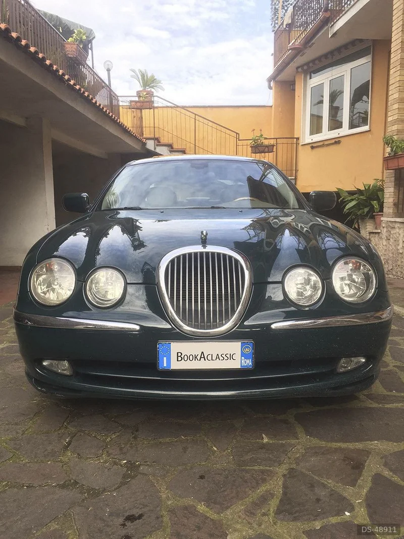 2000 Jaguar S Type in Roma 3