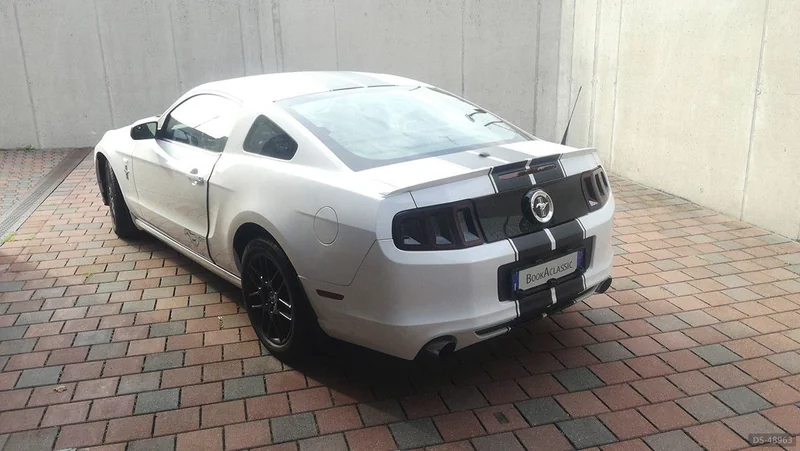 2014 Ford Mustang in Cornedo Vicentino 2