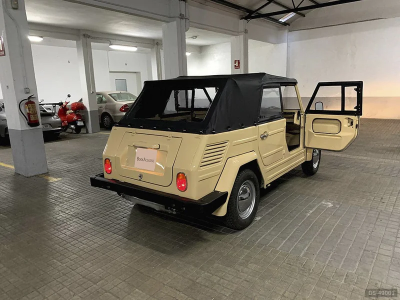 1972 Volkswagen Kubellwagen in Madrid 8