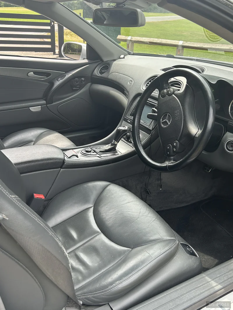 2006 Mercedes-Benz Sl350 in Virginia Water 3