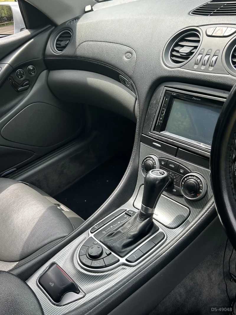 2006 Mercedes-Benz Sl350 in Virginia Water 5