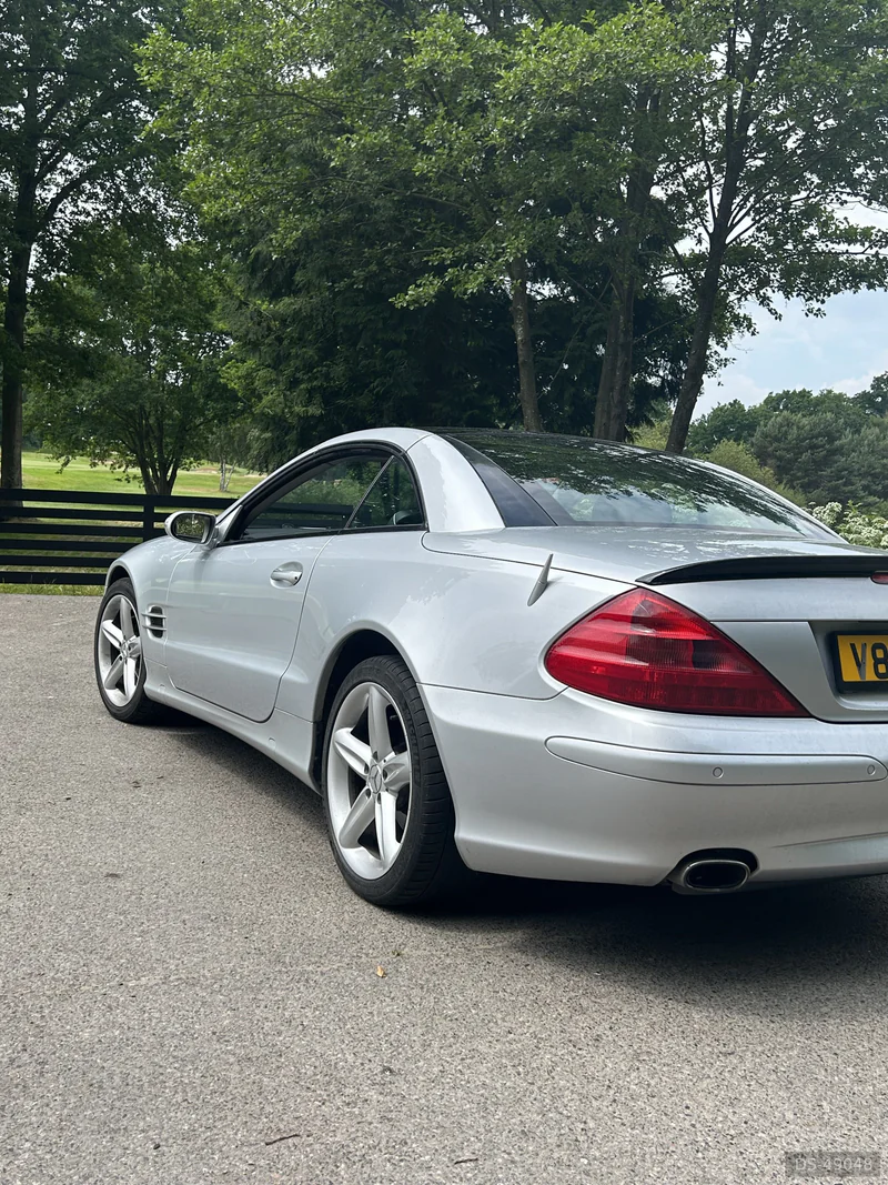 2006 Mercedes-Benz Sl350 in Virginia Water 8